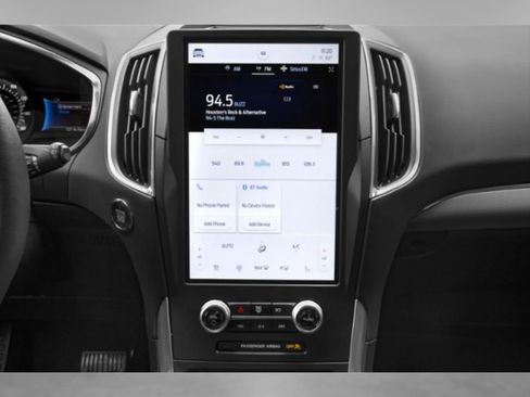 Used 2024 Ford Edge Titanium image 7