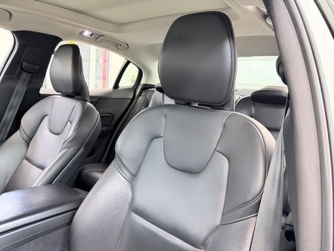 Used 2021 Volvo S60 T6 Momentum w/ Premium Package AWD/4WD image 16