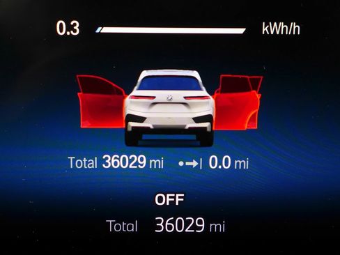 Used 2023 BMW iX xDrive50 w/ Sport Package image 31