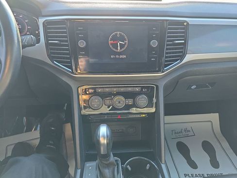 Used 2020 Volkswagen Atlas Cross Sport SEL image 25