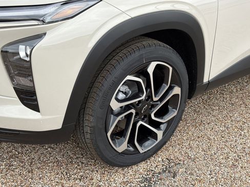 New 2026 Chevrolet Trax RS w/ Sunroof Package image 9