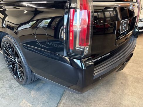 Used 2016 Cadillac Escalade ESV Premium AWD/4WD image 20