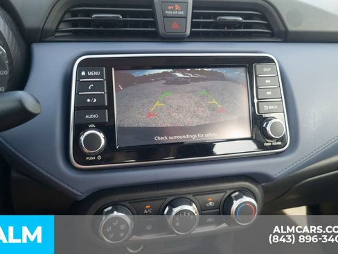 Used 2024 Nissan Versa SV FWD image 8