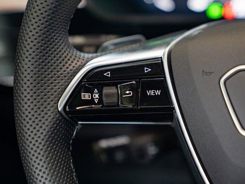 Used 2022 Audi e-tron S Prestige image 27