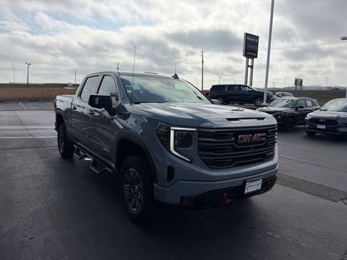 Used 2024 GMC Sierra 1500 AT4 w/ AT4 Preferred Package image 4