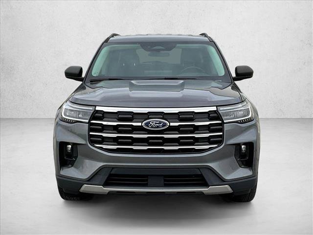 Used 2025 Ford Explorer Active w/ Active Comfort Package RWD image 2