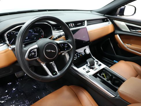 Used 2022 Jaguar XF R-Dynamic SE image 2