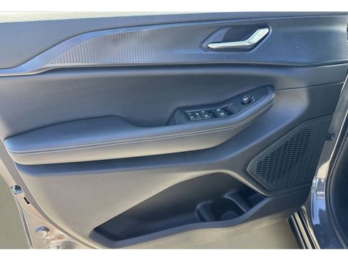 New 2025 Jeep Grand Cherokee L Laredo w/ Trailer Tow Package image 19