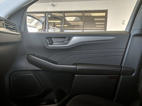 Certified 2024 Ford Escape Active AWD/4WD image 24