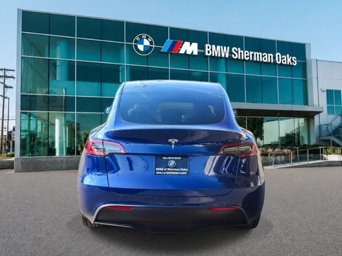 Used 2025 Tesla Model Y Long Range RWD image 5
