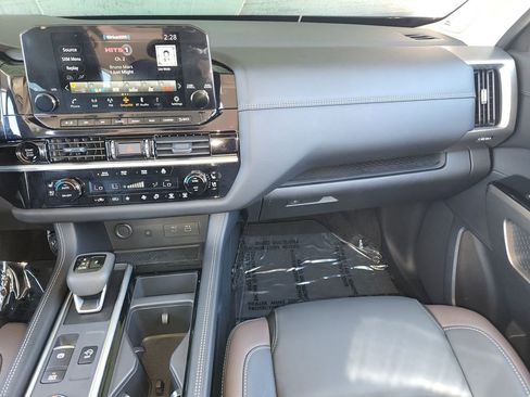 Used 2025 Nissan Pathfinder Platinum w/ Cargo Package image 18