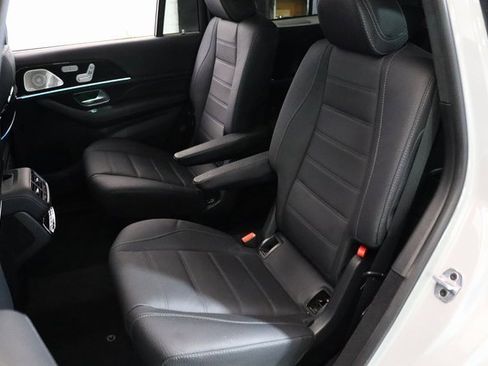 Used 2024 Mercedes-Benz GLS 580 4MATIC image 16