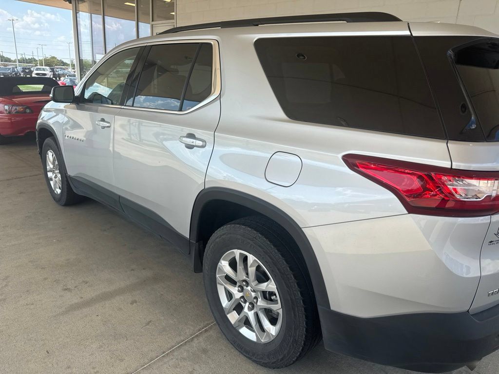 Used 2019 Chevrolet Traverse LT FWD image 9