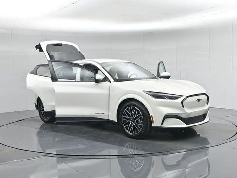 Used 2025 Ford Mustang Mach-E Premium w/ Interior Protection Package image 36