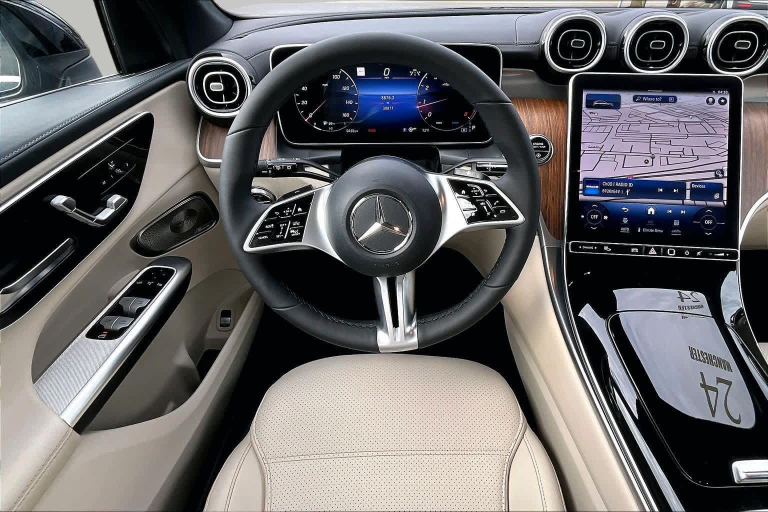 Used 2024 Mercedes-Benz GLC 300 4MATIC image 6