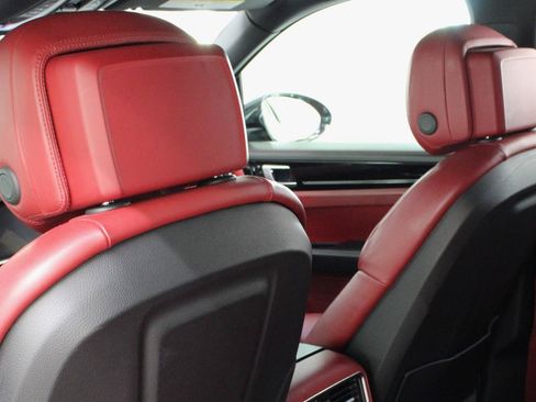 Used 2019 Porsche Cayenne AWD/4WD image 42