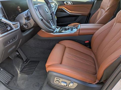 New 2026 BMW X5 xDrive50e w/ Executive Package image 4
