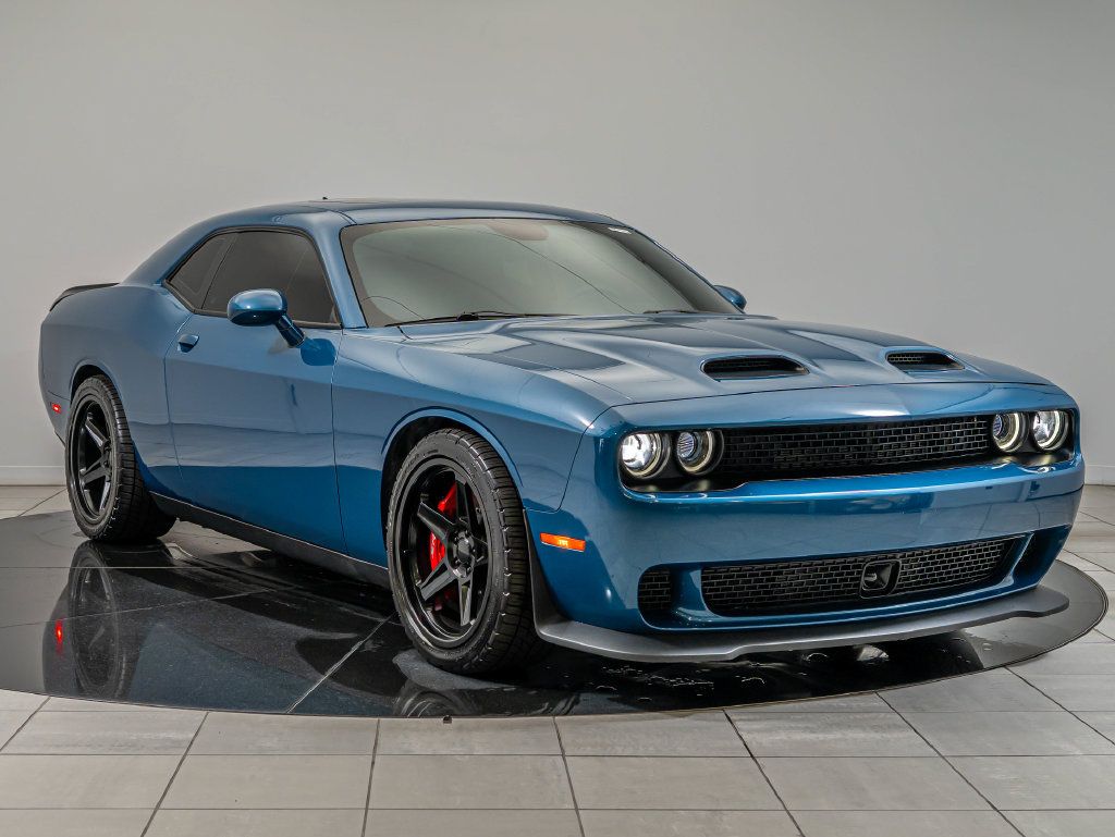 Used 2023 Dodge Challenger SRT Hellcat RWD image 3