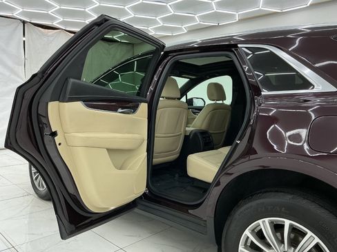 Used 2018 Cadillac XT5 Luxury w/ Driver Awareness Package FWD image 22