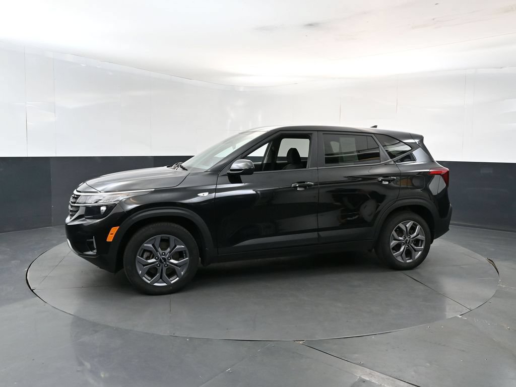Certified 2024 Kia Seltos LX AWD/4WD image 2