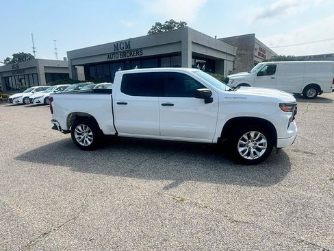 Used 2022 Chevrolet Silverado 1500 Custom RWD image 25