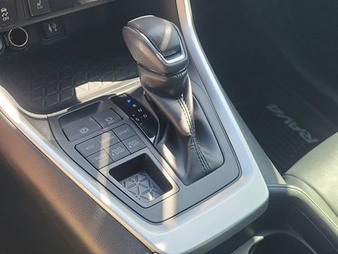 Used 2019 Toyota RAV4 XLE Premium w/ Cold Weather Package AWD/4WD image 27