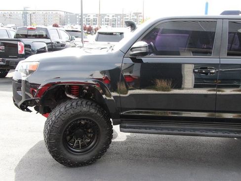 Used 2020 Toyota 4Runner TRD Off-Road AWD/4WD image 5