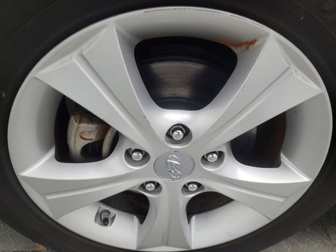 Used 2013 Hyundai Elantra image 31