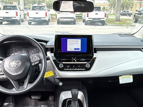 Used 2025 Toyota Corolla LE image 14