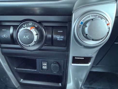 Used 2019 Toyota 4Runner SR5 AWD/4WD image 41