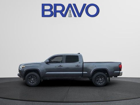 Used 2022 Toyota Tacoma SR5 RWD image 6