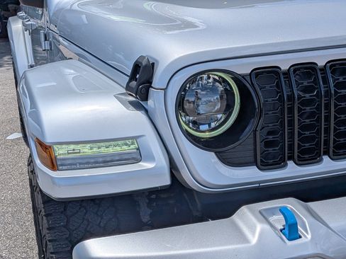 Used 2024 Jeep Wrangler High Altitude AWD/4WD image 10