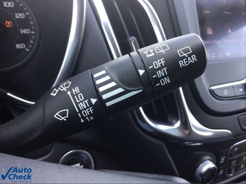 Used 2023 Chevrolet Equinox LT image 35