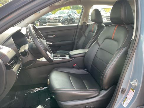 Used 2024 Nissan Sentra SR w/ SR Premium Package FWD image 12