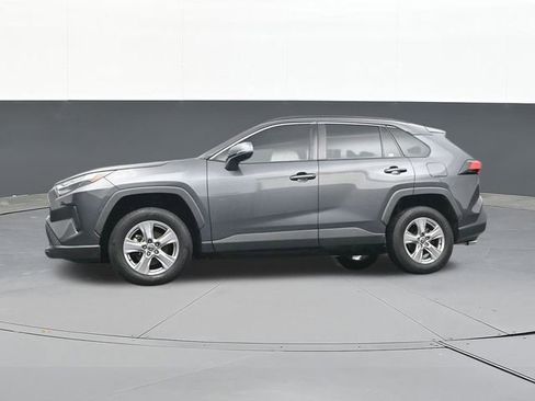 Used 2022 Toyota RAV4 XLE AWD/4WD image 60