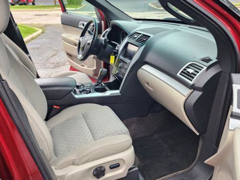 Used 2013 Ford Explorer XLT AWD/4WD image 15