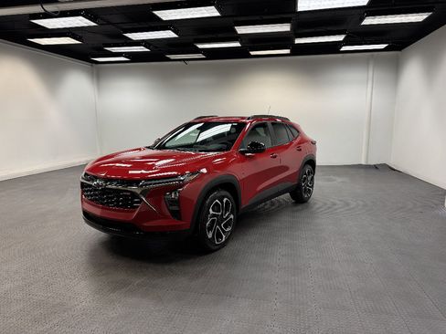 New 2026 Chevrolet Trax RS w/ Sunroof Package image 1