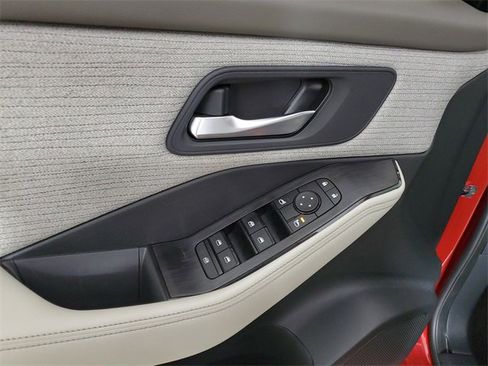 Used 2022 Nissan Rogue SV image 21