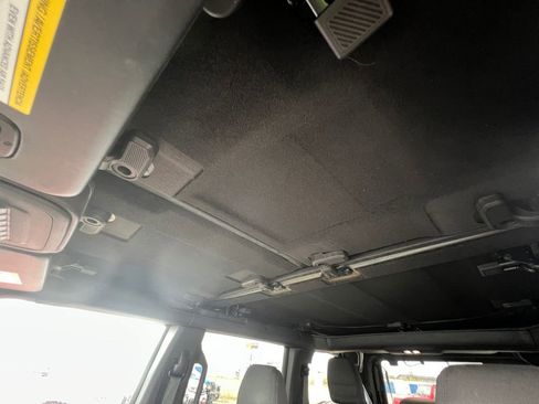 Used 2023 Ford Bronco Wildtrak image 7