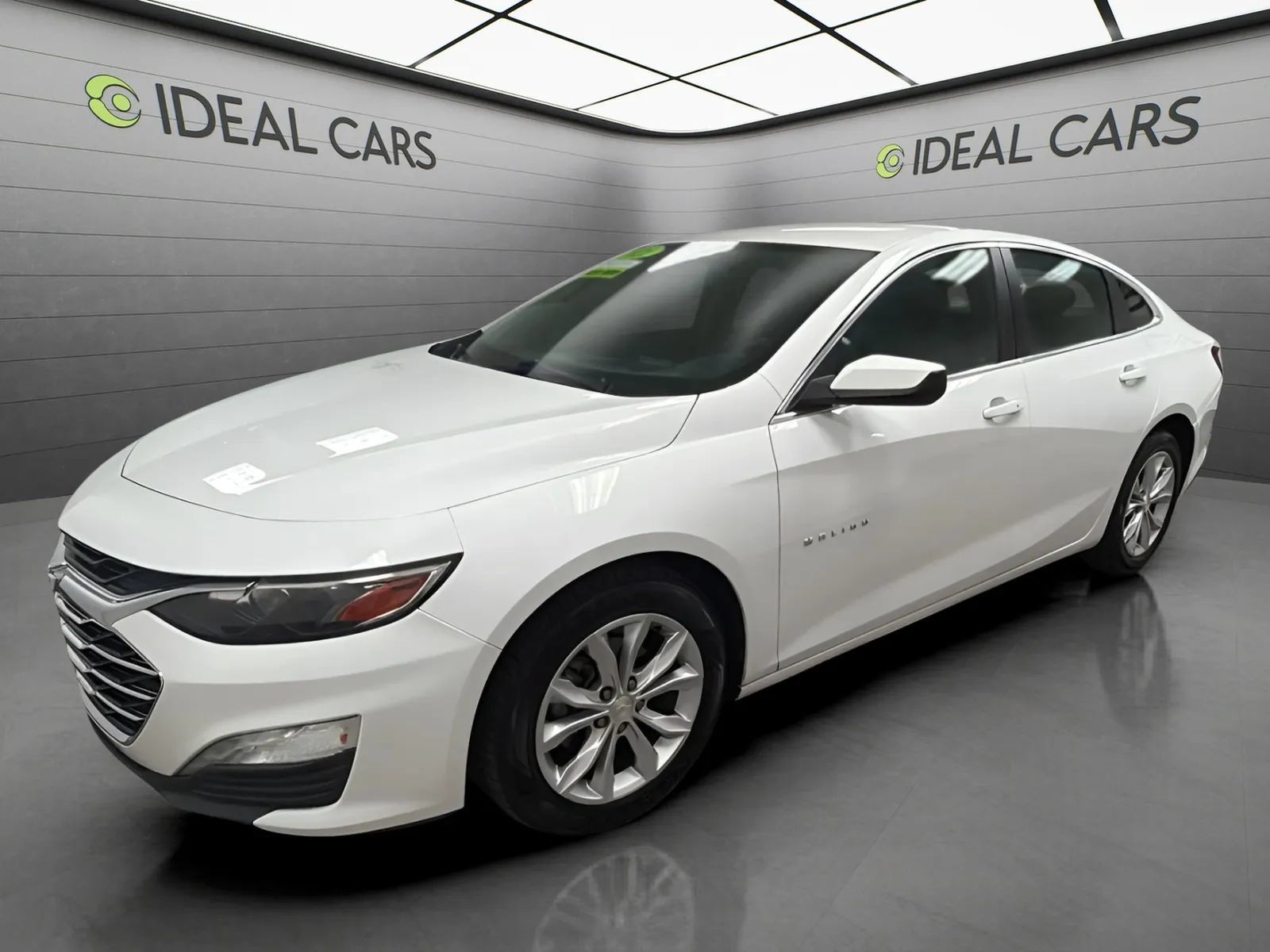 Used 2021 Chevrolet Malibu LT FWD image 1