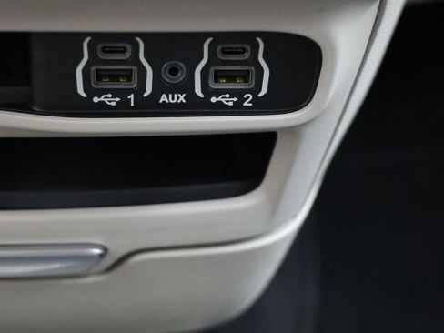 Used 2023 Chrysler Voyager LX FWD image 23