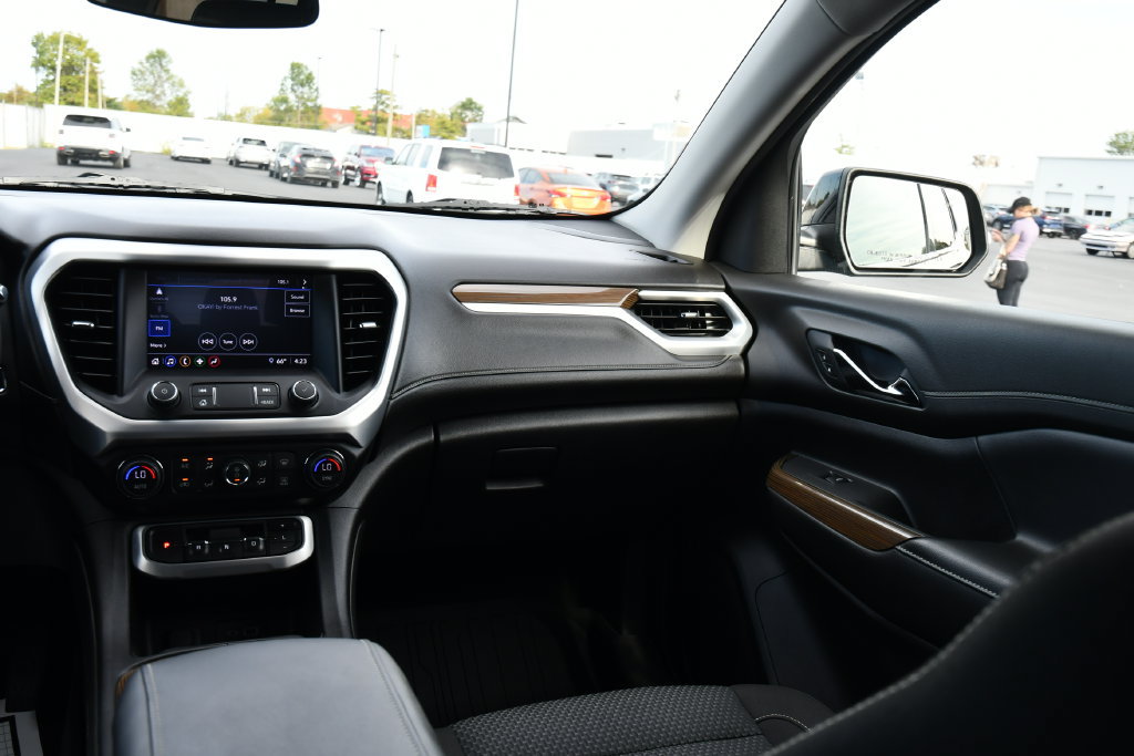 Used 2021 GMC Acadia SLE w/ Driver Convenience Package AWD/4WD image 25