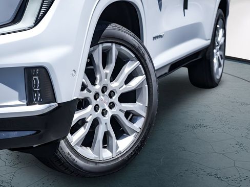 New 2026 GMC Acadia Denali w/ Super Cruise Package FWD image 2