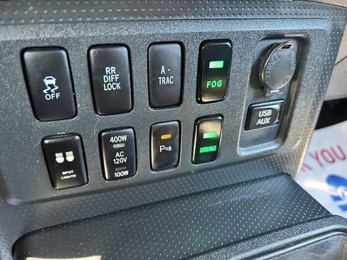 Used 2014 Toyota FJ Cruiser 4WD image 24