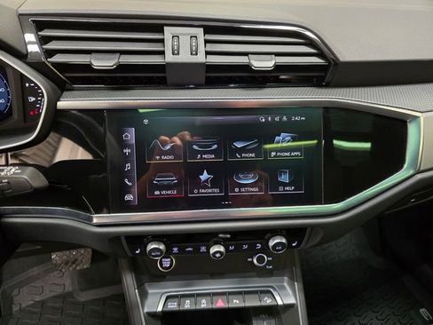 Used 2025 Audi Q3 2.0T Premium w/ Convenience Package image 22