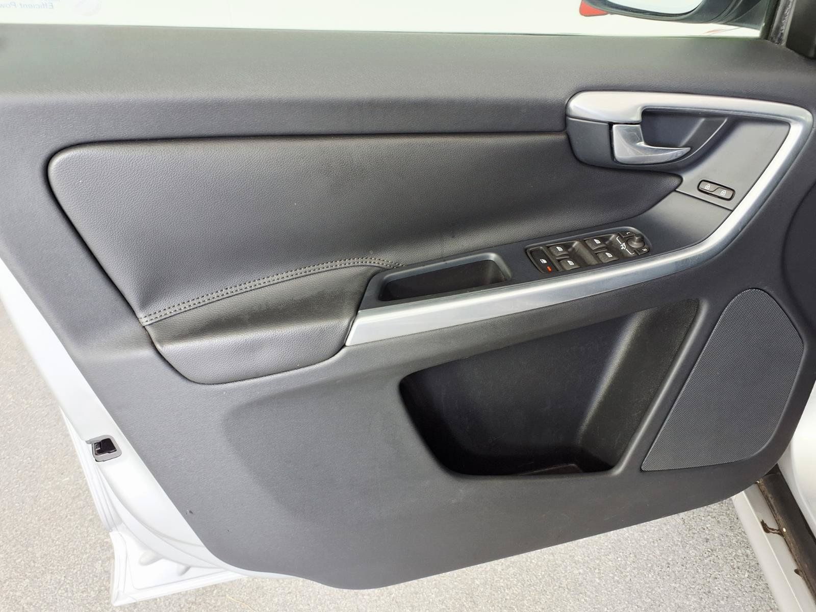 Used 2015 Volvo XC60 T5 Platinum FWD image 15