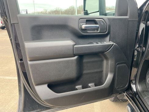 Used 2023 Chevrolet Silverado 2500 Custom w/ Custom Value Package image 8