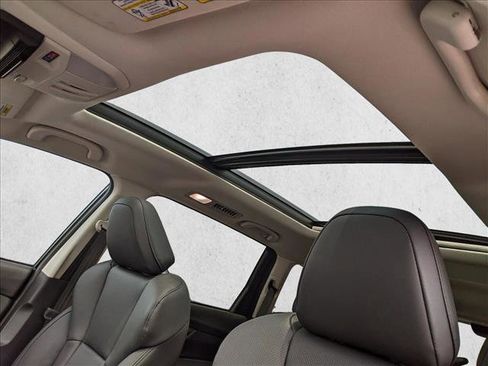 Used 2025 Subaru Ascent Bronze Edition w/ Onyx Package image 14