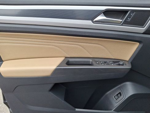 Certified 2023 Volkswagen Atlas Cross Sport SE image 13