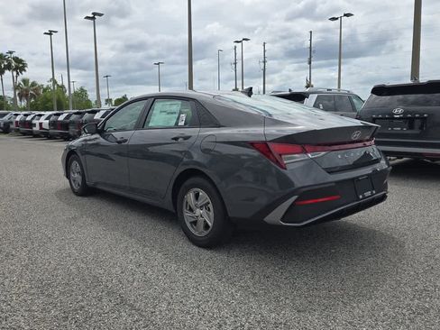 New 2026 Hyundai Elantra SE image 4